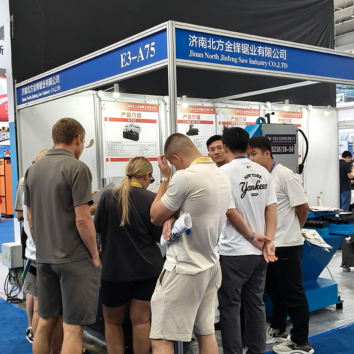 金锋带锯床亮相沈阳机床展