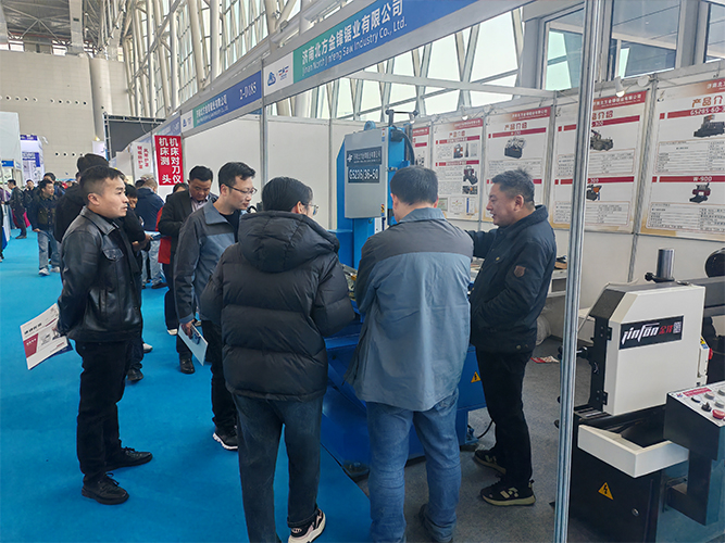 金锋带锯床亮相合肥机床展:高效精准稳定,吸睛无数